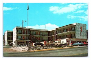 Budget Lodge #1 El Paso Texas Downtown (Old TraveLodge) Postcard Old Cars