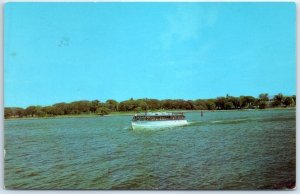 Postcard - The Lady Kingston returning to Kingston Harbor - Kingston, Canada