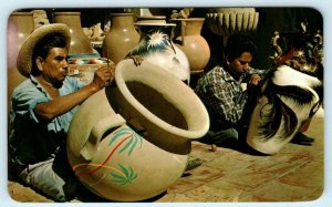 TLAQUEPAQUE, Jalisco Mexico ~ Alfareros HAND PAINTING POTTERY ca 1950s  Postcard