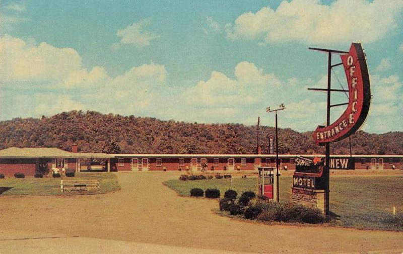 Carrollton Kentucky New Sunset Motel Street View Vintage Postcard K80858