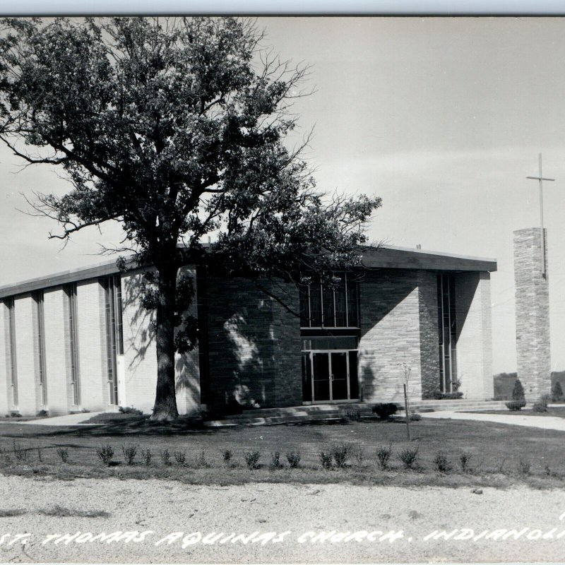 c1950s Indianola, IA RPPC St Thomas Aquinas Church Real Photo Postcard A104