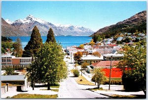 CONTINENTAL SIZE POSTCARD SIGHTS SCENES & CULTURE OF NEW ZEALAND 1970s-1990s b55