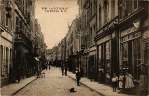 CPA La ROCHELLE Rue St-Yon (666728)