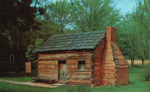 Hodgenville Kentucky KY, Lincoln's Boyhood Home, Knob Creek, Vintage Postcard