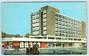 WINDSOR, Ontario Canada ~ THE SEAWAY INN Roadside Motel c1960s Postcard
