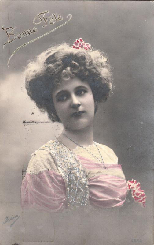 Early women portrait photo postcard charming lady coiffure retro hairstyle