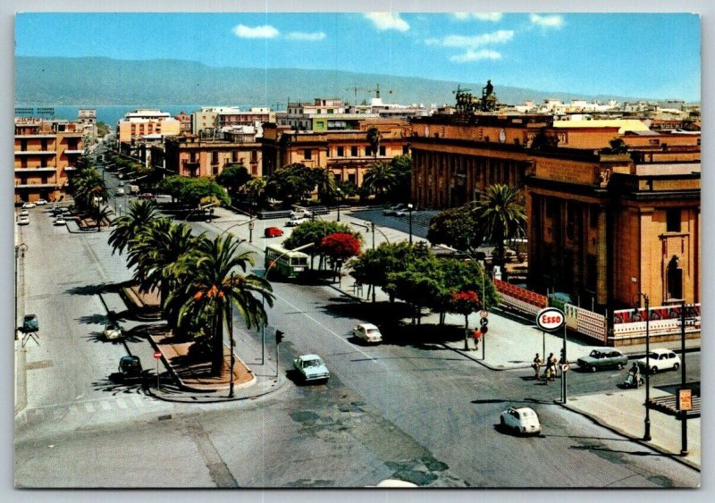 Messina  Palazzo di Giustizia  Italy  Postcard