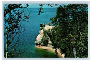 Vintage Miners Castle Munising, Michigan Upper Peninsula. Postcard P71E