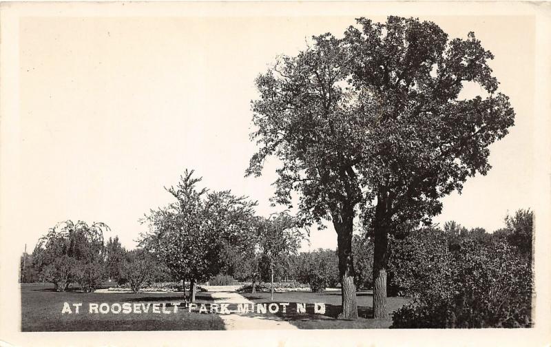 F14/ Minot North Dakota RPPC Postcard c1930s Roosevelt Park 1