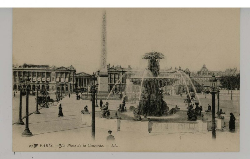 France - Paris. Concord Square Scene