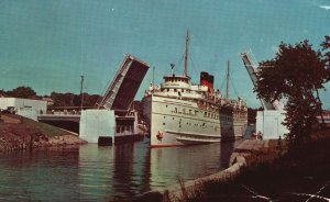 Vintage Postcard 1952 Georgian Bay Line Sister Ships North & South America