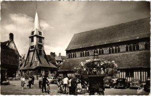 CPA HONFLEUR Le Clocher Sainte-Catherine et la Place (1258523)