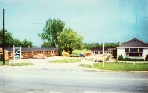 Slumberland Motel - Waukegan, Illinois Postcard