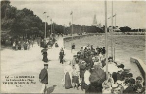 CPA La ROCHELLE-Le Boulevard de la Plage-Vue prise du Casino du Mail (45297)