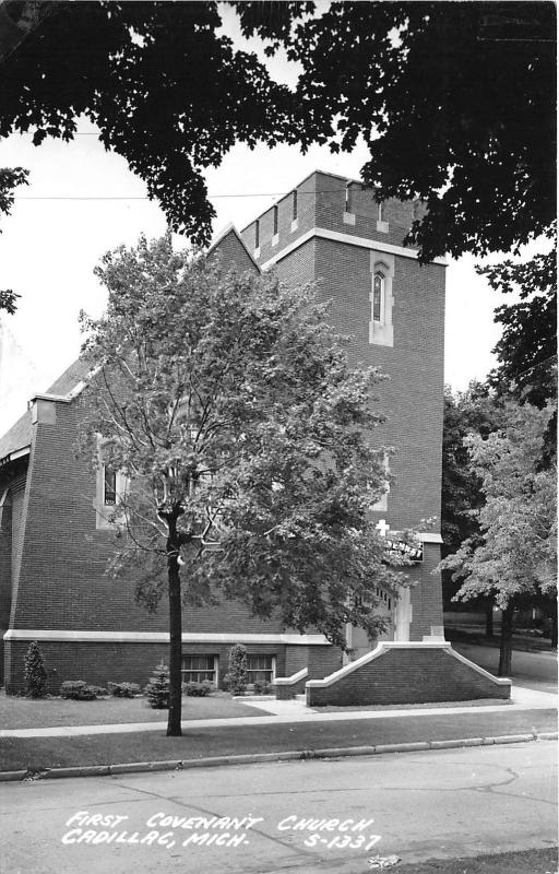 Cadillac Michigan~First Covenant Church~Lots of Trees~1950s RPPC Postcard