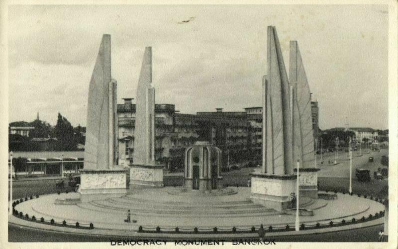 siam thailand, BANGKOK, Democracy Monument (1950s) RPPC Postcard