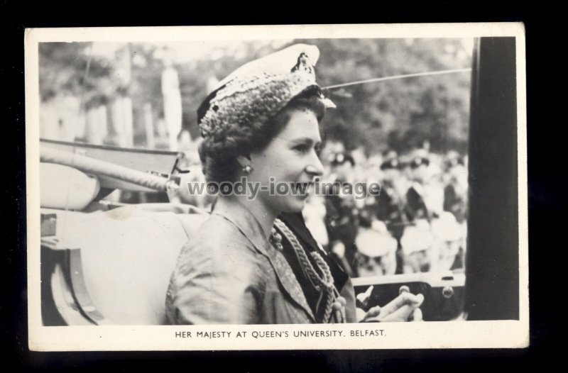 r4129 - Queen Elizabeth II on her visit to Queens University, Belfast - postcard