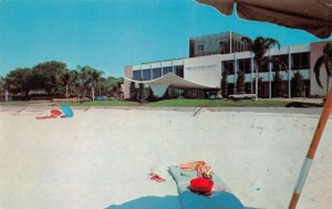 Biloxi Mississippi Broadwater Beach Hotel Beach Scene Vintage Postcard AA57293