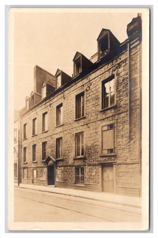 RPPC Lot of 3  La maison Fargues sur la rue Saint-Pierre à Québec Postcards Z3