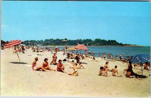 Postcard BEACH SCENE Fairfield Connecticut CT AK2839