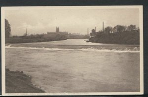 Worcestershire Postcard - Diglis Weir Showing Cathedral, Worcester    RS8955