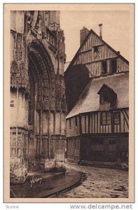 De Rouen Au Havrem Porte Renaissance De Notre-Dame Et Vieilles Maisons Norman...