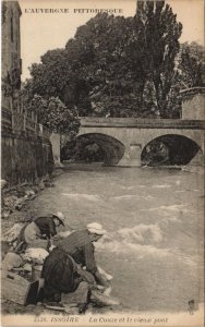 CPA ISSOIRE La Couze et le Vieux Pont (1254675)