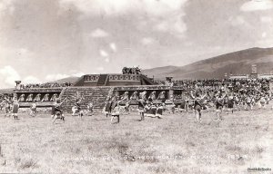 Postcard RPPC Adoracion del Sol Teotihuacan Mexico