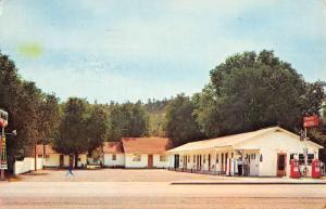 Forsyth Montana Charles Motel Street View Vintage Postcard K99160