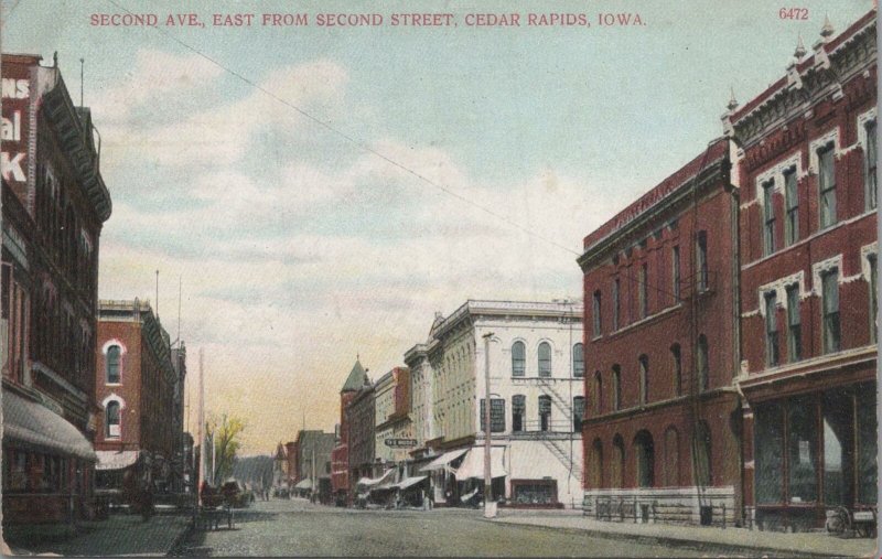 Postcard Second Ave East from Second Street Cedar Rapids Iowa IA