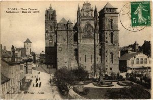 CPA RODEZ - Place d'Armes Cathédrale (109608)