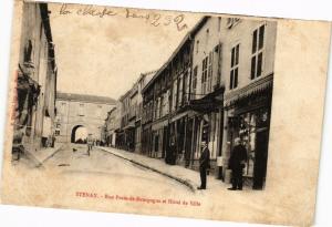 CPA Stenay - Rue Porte-de-Bourgogne et Hotel de Ville  (240843)