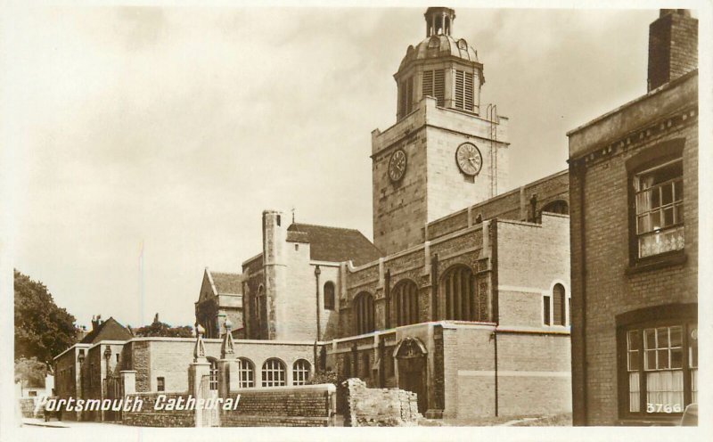 Postcard UK England Portsmouth, Hampshire cathedral clocktower