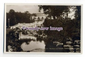 tq1928 - Hants - Bridge, Rockery & Stream, Pine Walk, in Bournemouth - Postcard