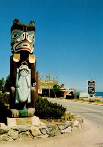 Canada British Columbia Sidney Kwakiutl Bear Indian Totem Pole