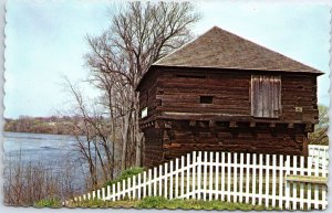 VINTAGE POSTCARD FORT HALIFAX LOCATED AT WATERVILLE MAINE c. 1960s