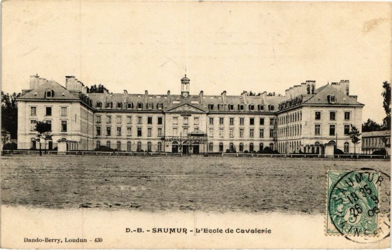 CPA SAUMUR - L'École de Cavalerie (254053)