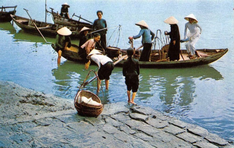 South Vietnamese women unloading boats DA NANG Vietnam c1950s Vintage Postcard