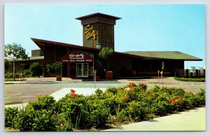 Roadside Cafe~Jack London Square Restaurant~Oakland California~Vintage Postcard