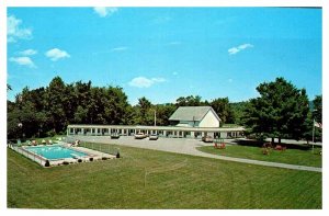 Postcard MOTEL SCENE Castleton Vermont VT AU6824