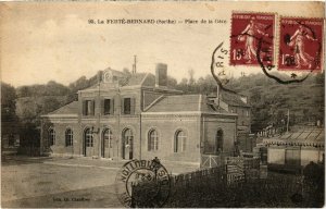 CPA La FERTÉ-BERNARD - Place de la Gare (112538)