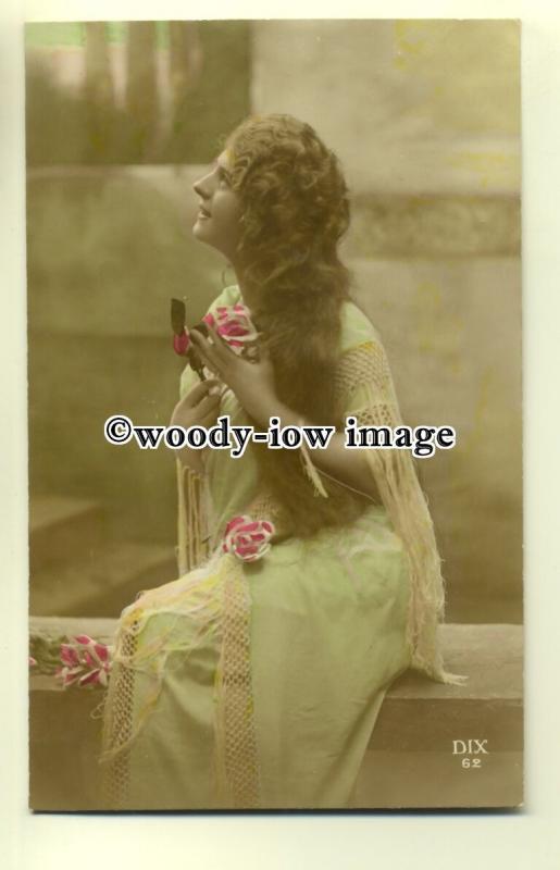 su1840 - Young Woman with Blue and Pink Costume &  Long Loose Hair -  postcard