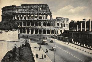 B105867 Italy Roma Via dei Fori Imperiali e Colosseo