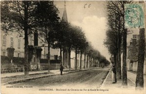 CPA PITHIVIERS - Boulevard du Chemin-de-Fer et École St-Gregoire (631736)