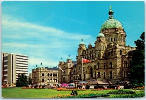Postcard - Parliament Buildings - Victoria, Canada