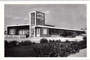 Postcard MOTEL SCENE Norton Kansas KS AI7283