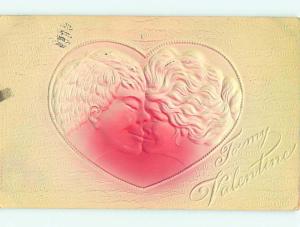 Divided-Back valentine ART NOUVEAU - EMBOSSED COUPLE KISSING o5060