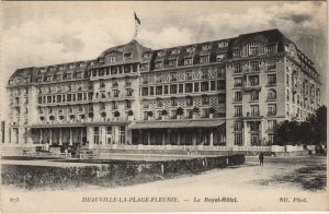 CPA DEAUVILLE Le Royal-Hotel (1225581)