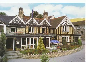 Derbyshire Postcard - Peveril of The Peak Hotel - Dovedale    A4449