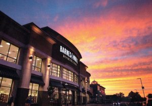 Barnes & Noble Edison New Jersey USA Book Shop Store Postcard